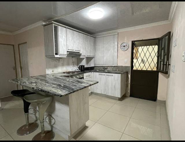 2 BEDROOM HOUSE RENTED IN UMLAZI C